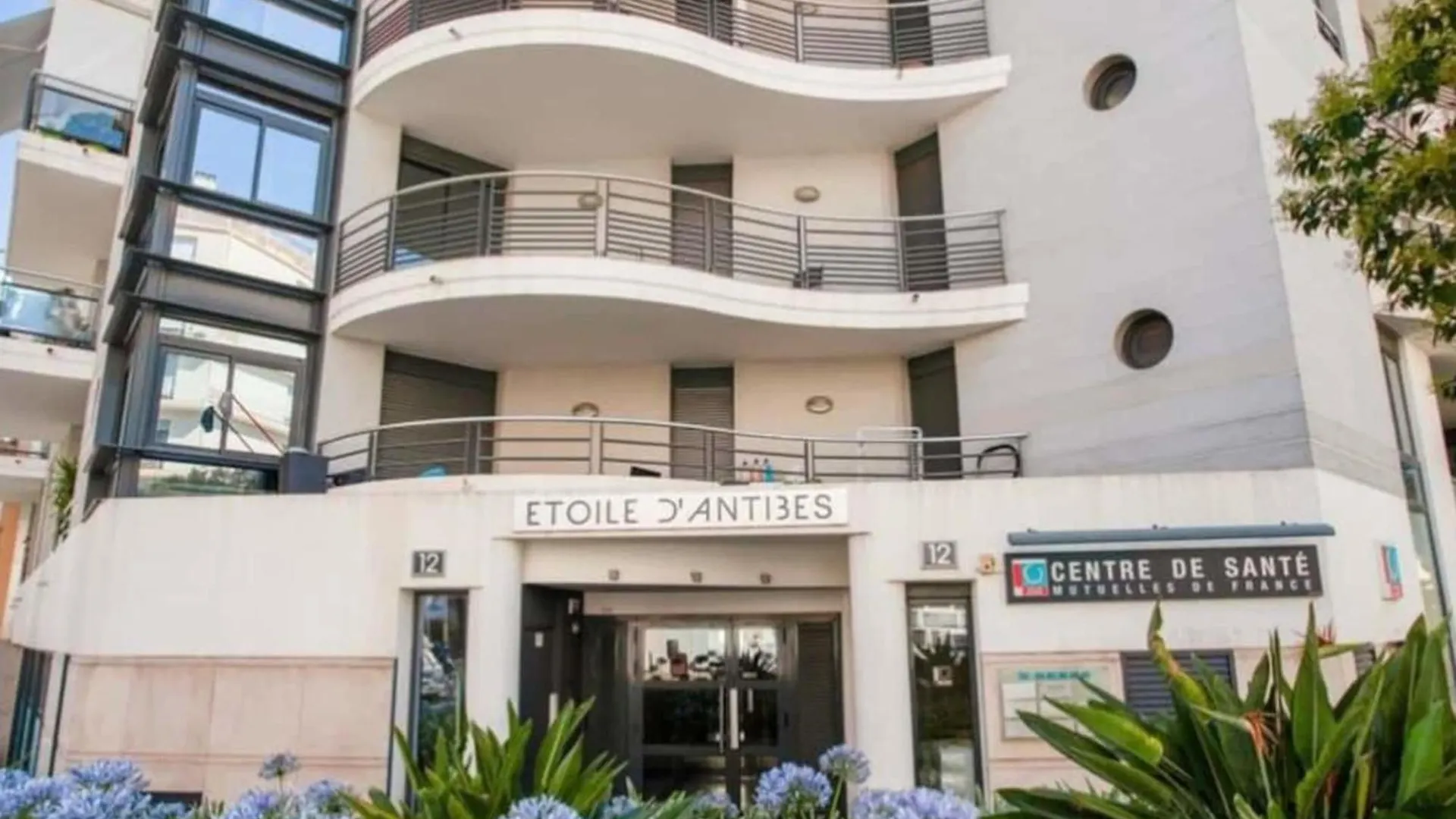 Beautiful Apartment Near The Port Of Antibes France