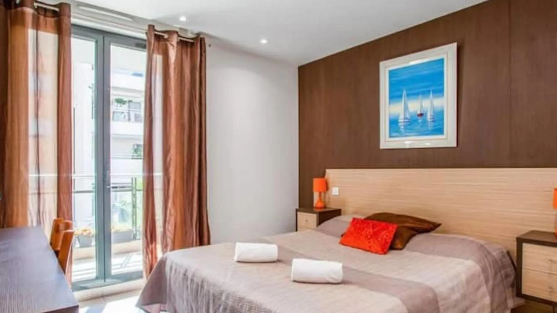 Beautiful Apartment Near The Port Of Antibes