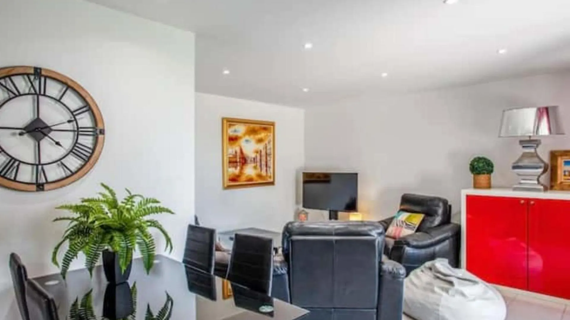 Beautiful Apartment Near The Port Of Antibes France