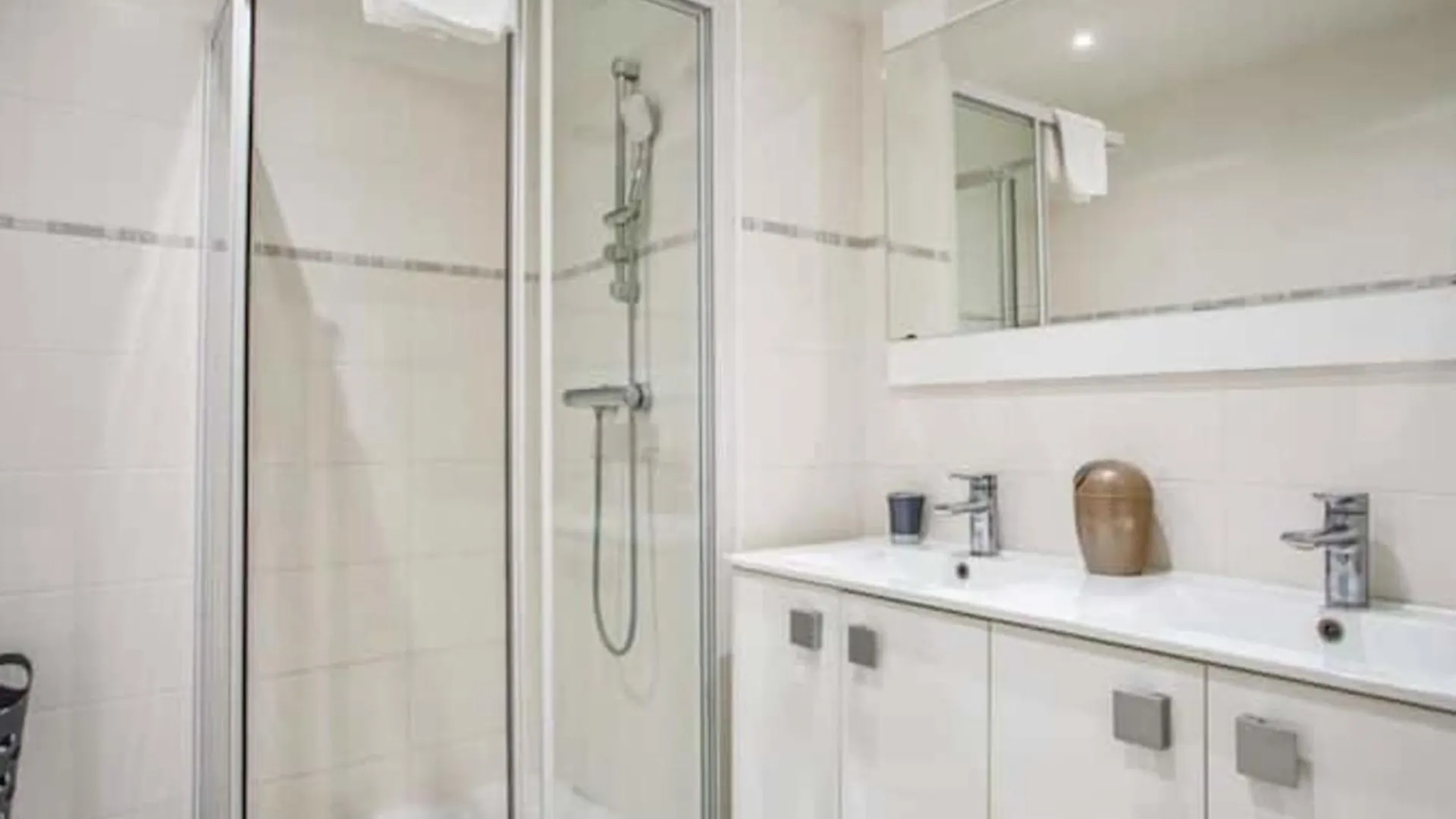 Beautiful Apartment Near The Port Of Antibes